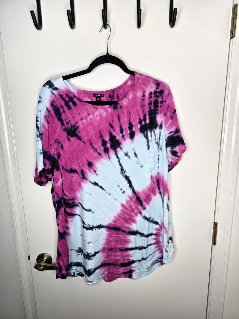 torrid Pink, Light Blue & Black Tie-Dye Short Sleeve Tee